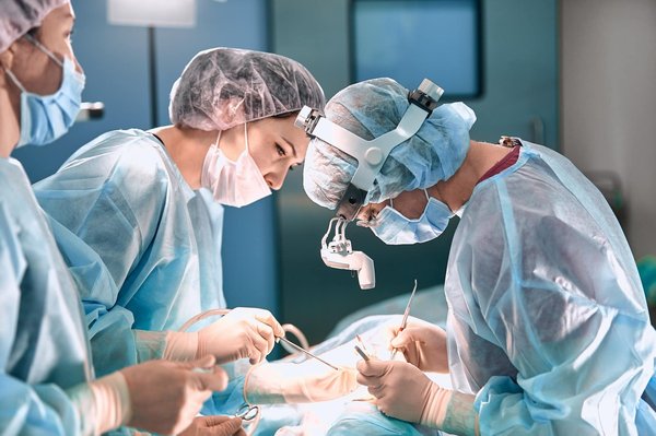 Chirurgie esthétique à Paris : opter pour la méthode Rénuvion avec le Dr faivre chirurgien esthétique
