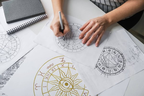 Découvrez les dernières tendances astrologiques dans notre podcast exclusif !